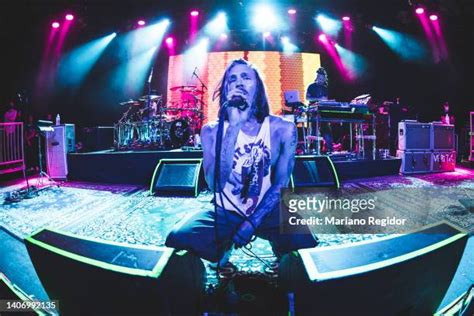 ¡El Gigantesco Concierto de Incubus en Madrid: Una Noche de Rock Inolvidable con Brandon Boyd y su Magia Artística!